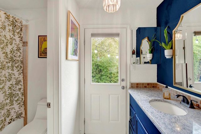 117 S Wilson ST, San Marcos, TX 78666