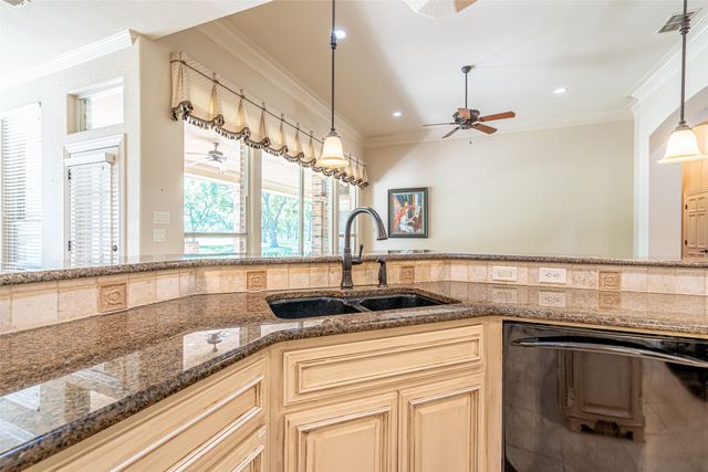 6417 Colonial Drive, Granbury, TX 76049