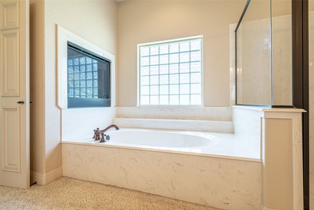 6417 Colonial Drive, Granbury, TX 76049