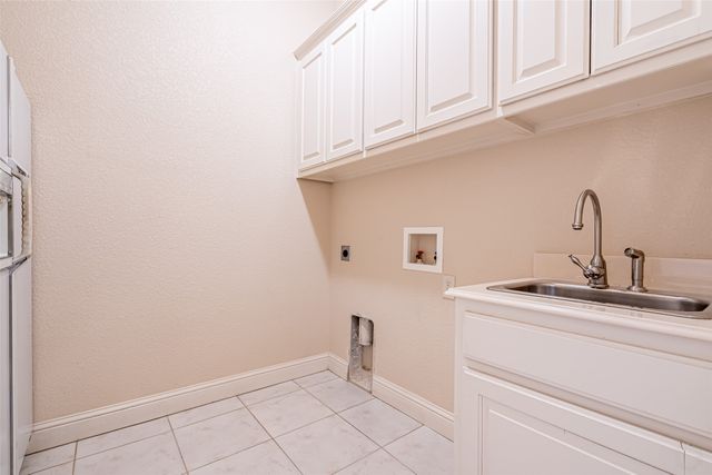6417 Colonial Drive, Granbury, TX 76049