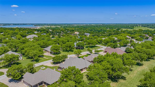 6417 Colonial Drive, Granbury, TX 76049