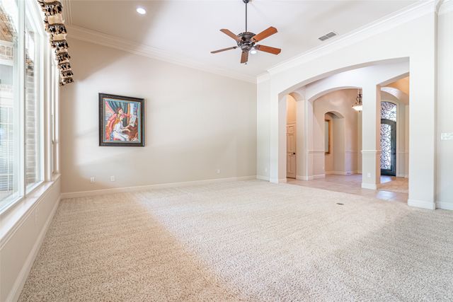 6417 Colonial Drive, Granbury, TX 76049
