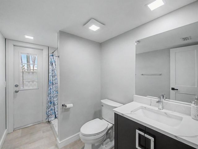 5385 Eagle Lake Drive, Palm Beach Gardens, FL 33418