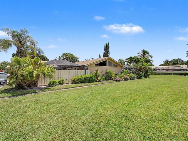 5385 Eagle Lake Drive, Palm Beach Gardens, FL 33418