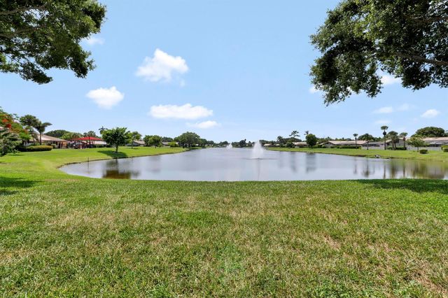 5385 Eagle Lake Drive, Palm Beach Gardens, FL 33418