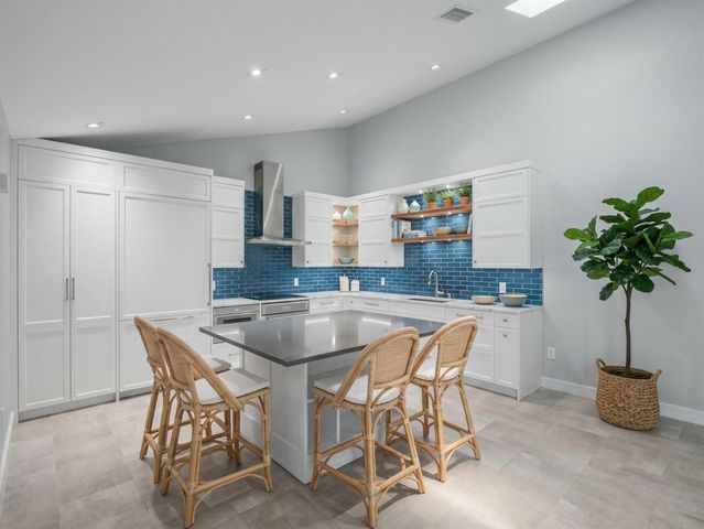 5385 Eagle Lake Drive, Palm Beach Gardens, FL 33418