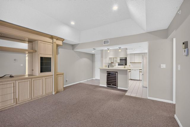 700 Uno Lago Drive 403, Juno Beach, FL 33408