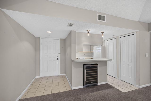 700 Uno Lago Drive 403, Juno Beach, FL 33408