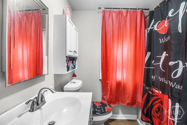 1212 E 70th Street, Savannah, GA 31404