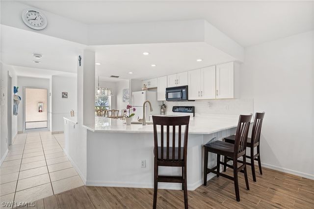 821 Gulf Pavilion DR 106, Naples, FL 34108