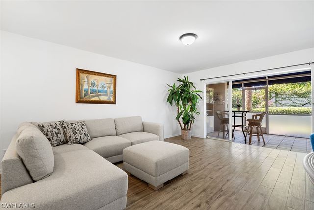 821 Gulf Pavilion DR 106, Naples, FL 34108