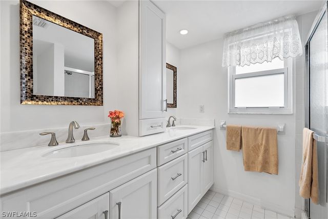 821 Gulf Pavilion DR 106, Naples, FL 34108