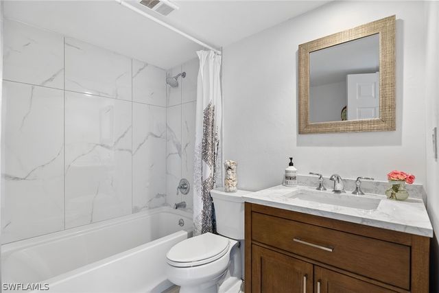 821 Gulf Pavilion DR 106, Naples, FL 34108