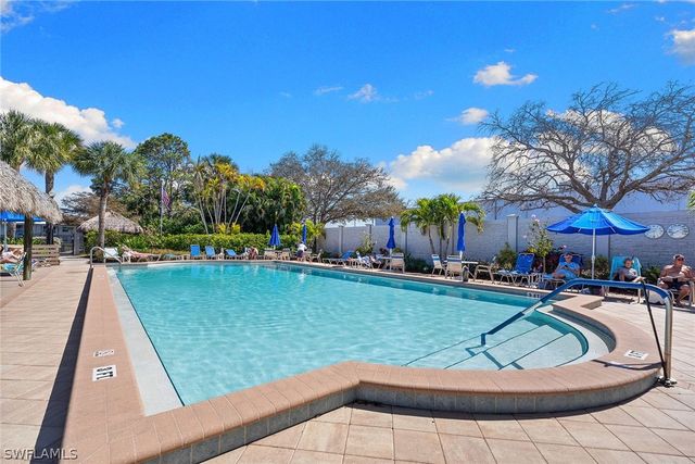 821 Gulf Pavilion DR 106, Naples, FL 34108