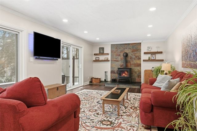 241 Spruce Haven Dr, Pine Twp, PA 15090