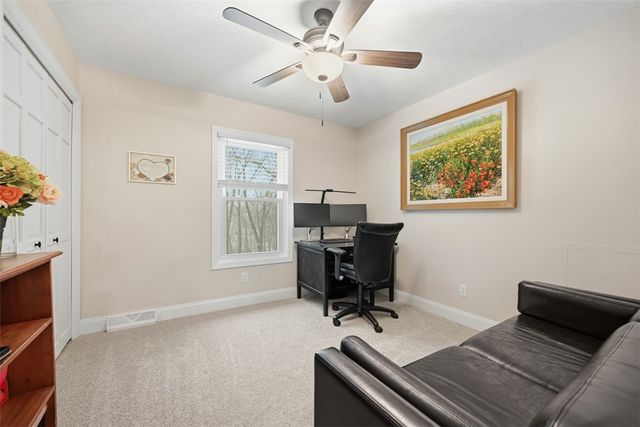 241 Spruce Haven Dr, Pine Twp, PA 15090