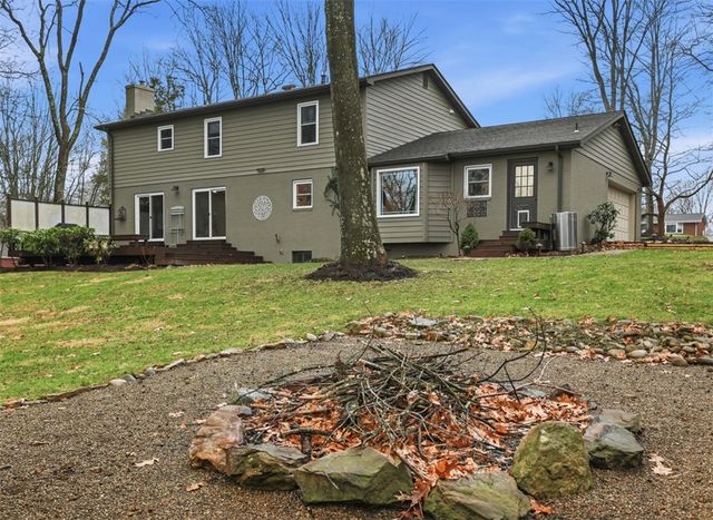 241 Spruce Haven Dr, Pine Twp, PA 15090