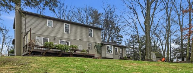 241 Spruce Haven Dr, Pine Twp, PA 15090