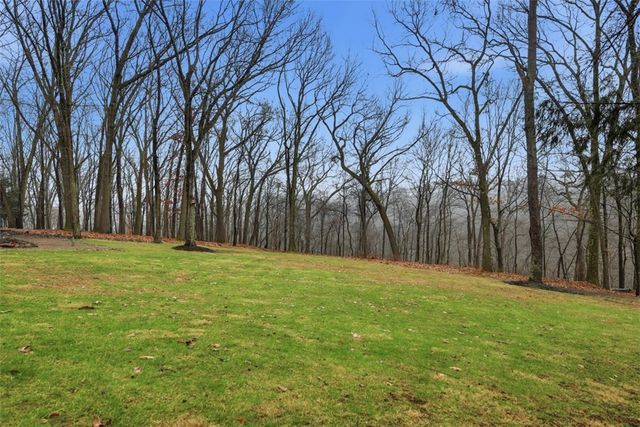 241 Spruce Haven Dr, Pine Twp, PA 15090