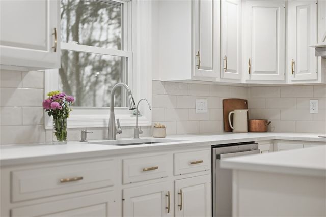 241 Spruce Haven Dr, Pine Twp, PA 15090