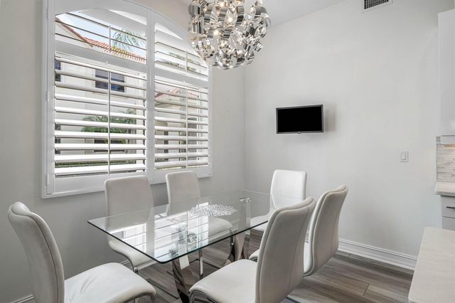 123 Palm Bay Terrace B, Palm Beach Gardens, FL 33418