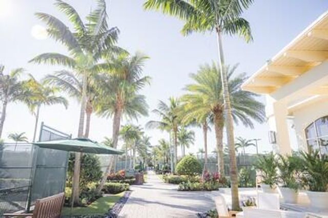 123 Palm Bay Terrace B, Palm Beach Gardens, FL 33418