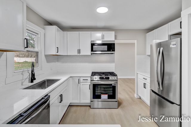 3024 Juneberry Avenue Se, City Of Grand Rapids, MI 49508