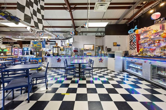 2367 U.S. 127 Business, Jamestown, KY 42629