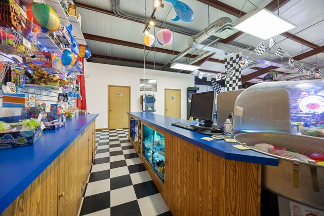 2367 U.S. 127 Business, Jamestown, KY 42629