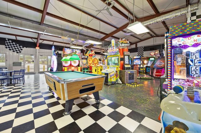 2367 U.S. 127 Business, Jamestown, KY 42629