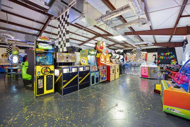 2367 U.S. 127 Business, Jamestown, KY 42629