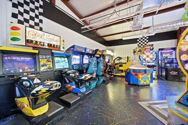 2367 U.S. 127 Business, Jamestown, KY 42629