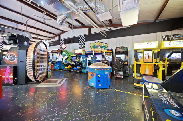 2367 U.S. 127 Business, Jamestown, KY 42629