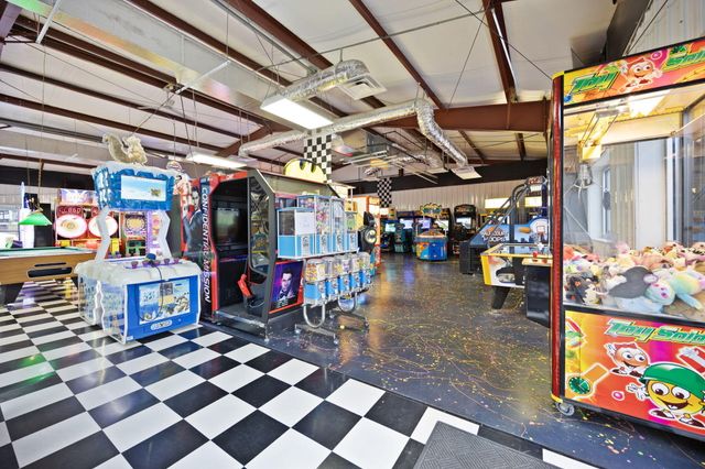2367 U.S. 127 Business, Jamestown, KY 42629