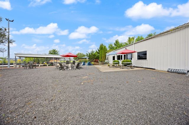 2367 U.S. 127 Business, Jamestown, KY 42629