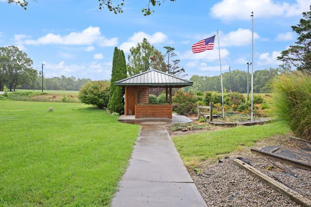 2367 U.S. 127 Business, Jamestown, KY 42629
