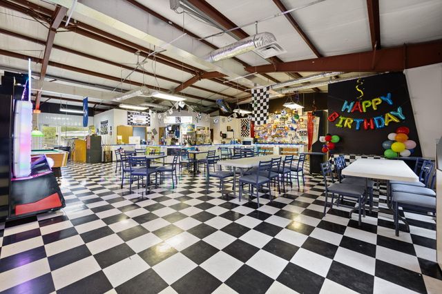 2367 U.S. 127 Business, Jamestown, KY 42629