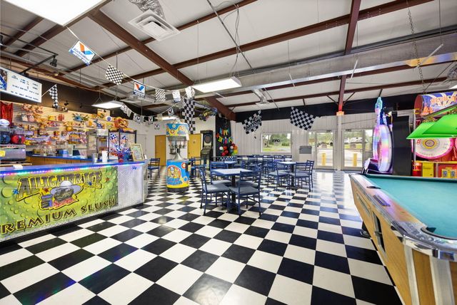 2367 U.S. 127 Business, Jamestown, KY 42629