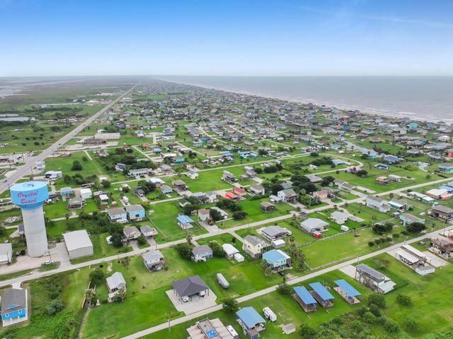 1958 Avenue G, Crystal Beach, TX 77650