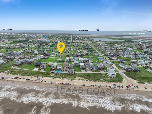 1958 Avenue G, Crystal Beach, TX 77650