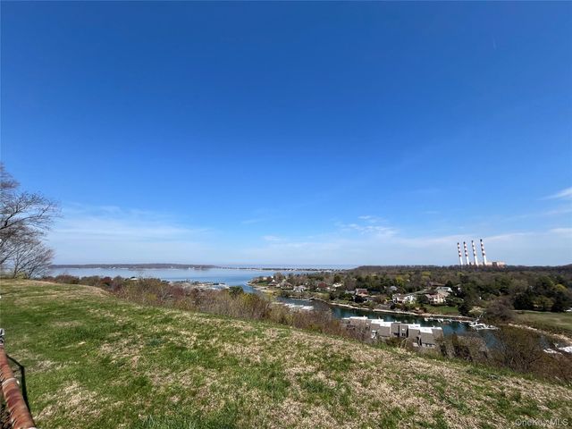 15 Mariners Lane, Northport, NY 11768