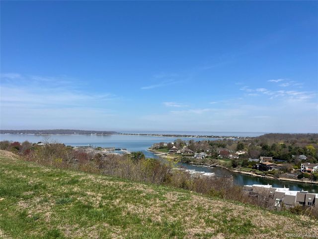 15 Mariners Lane, Northport, NY 11768