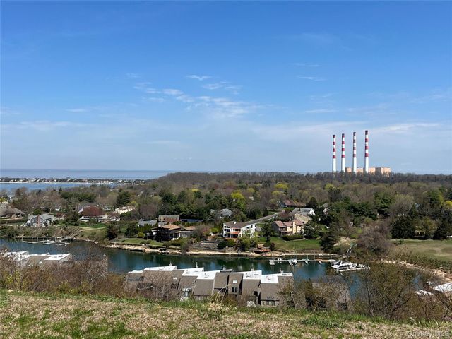 15 Mariners Lane, Northport, NY 11768