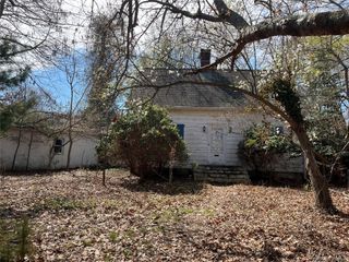 15 Mariners Lane, Northport, NY 11768