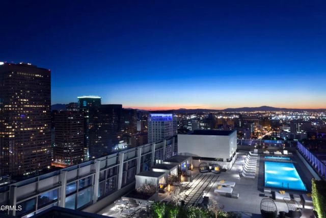 900 W Olympic Boulevard 36J, Los Angeles, CA 90015