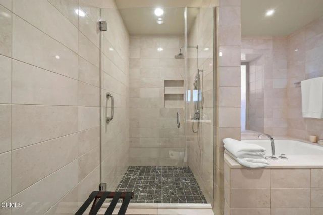 900 W Olympic Boulevard 36J, Los Angeles, CA 90015