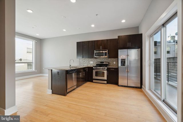 914 S DARIEN ST, Philadelphia, PA 19147