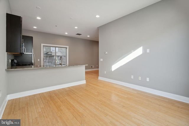 914 S DARIEN ST, Philadelphia, PA 19147