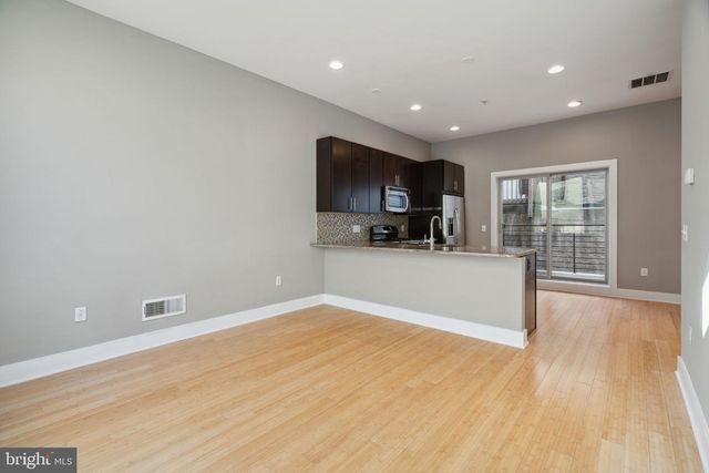 914 S DARIEN ST, Philadelphia, PA 19147