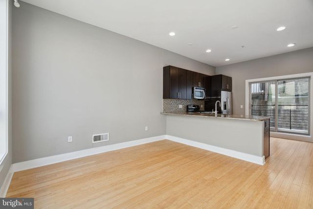 914 S DARIEN ST, Philadelphia, PA 19147